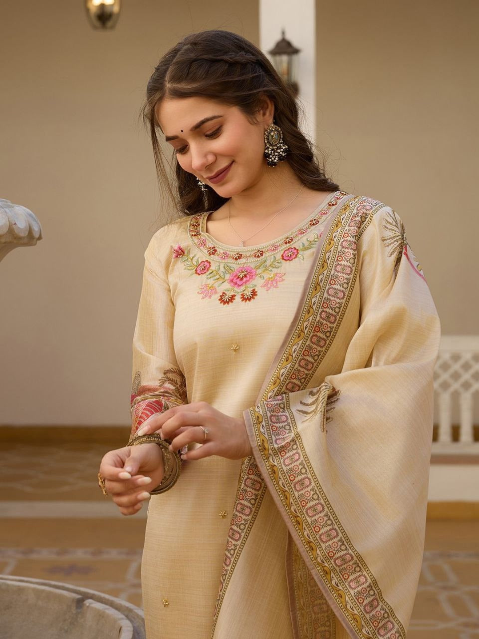 Kurta with Pant And Dupatta Sets