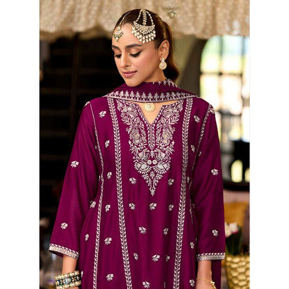 Serena Chinon Embroidered Set