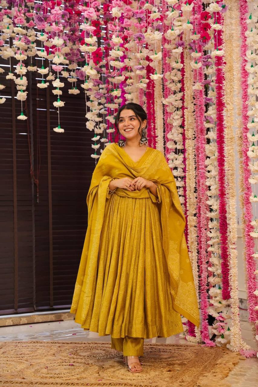 Bandhani Bliss anarkali suit set