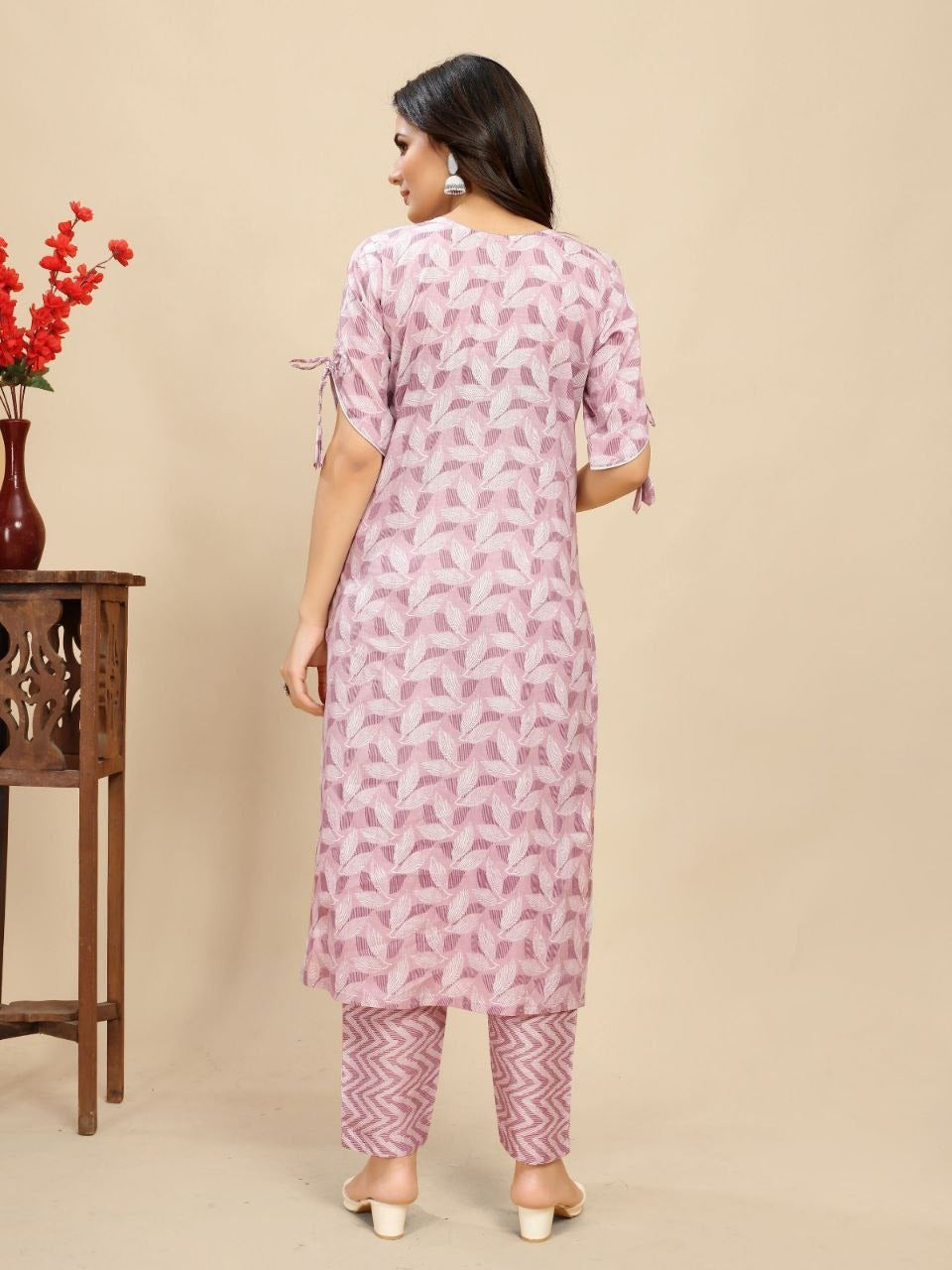 Women Leaf Print Straight Kurta Set