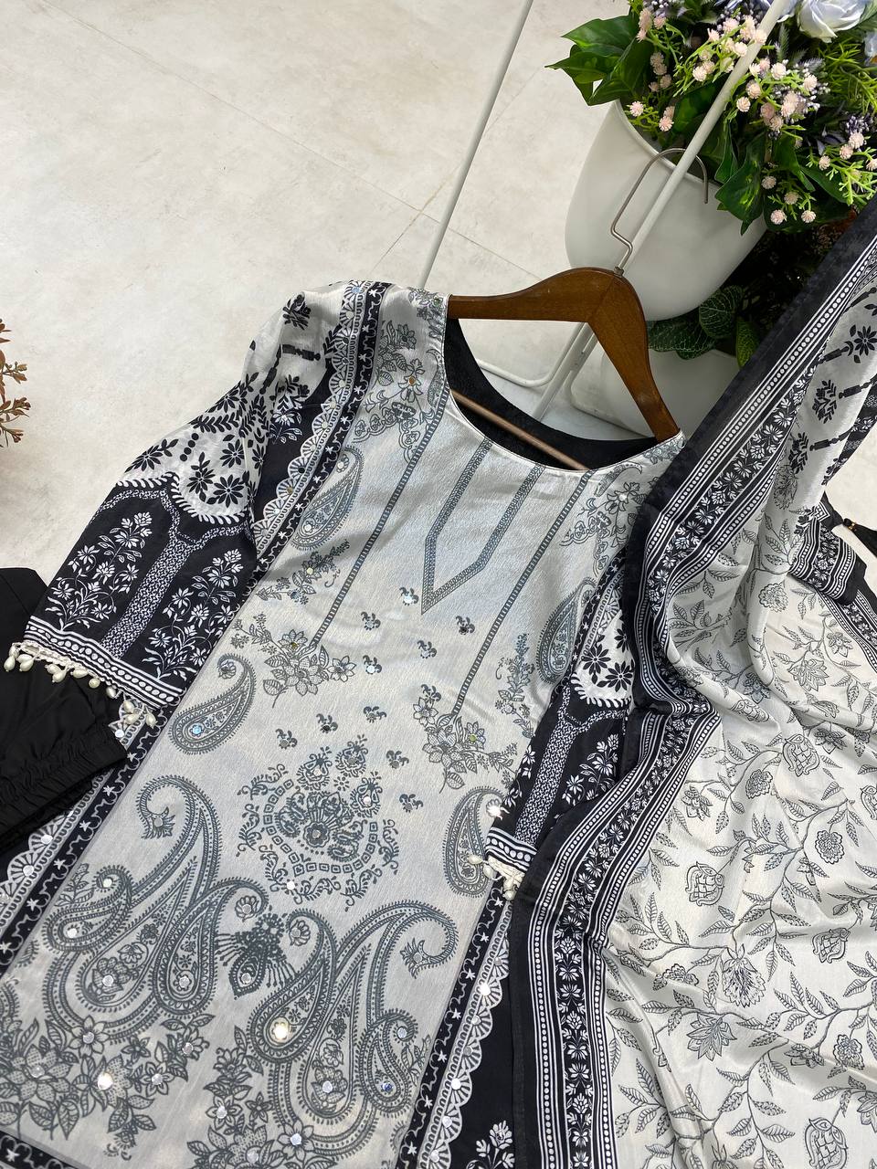 Mirror Lace Festive Set
