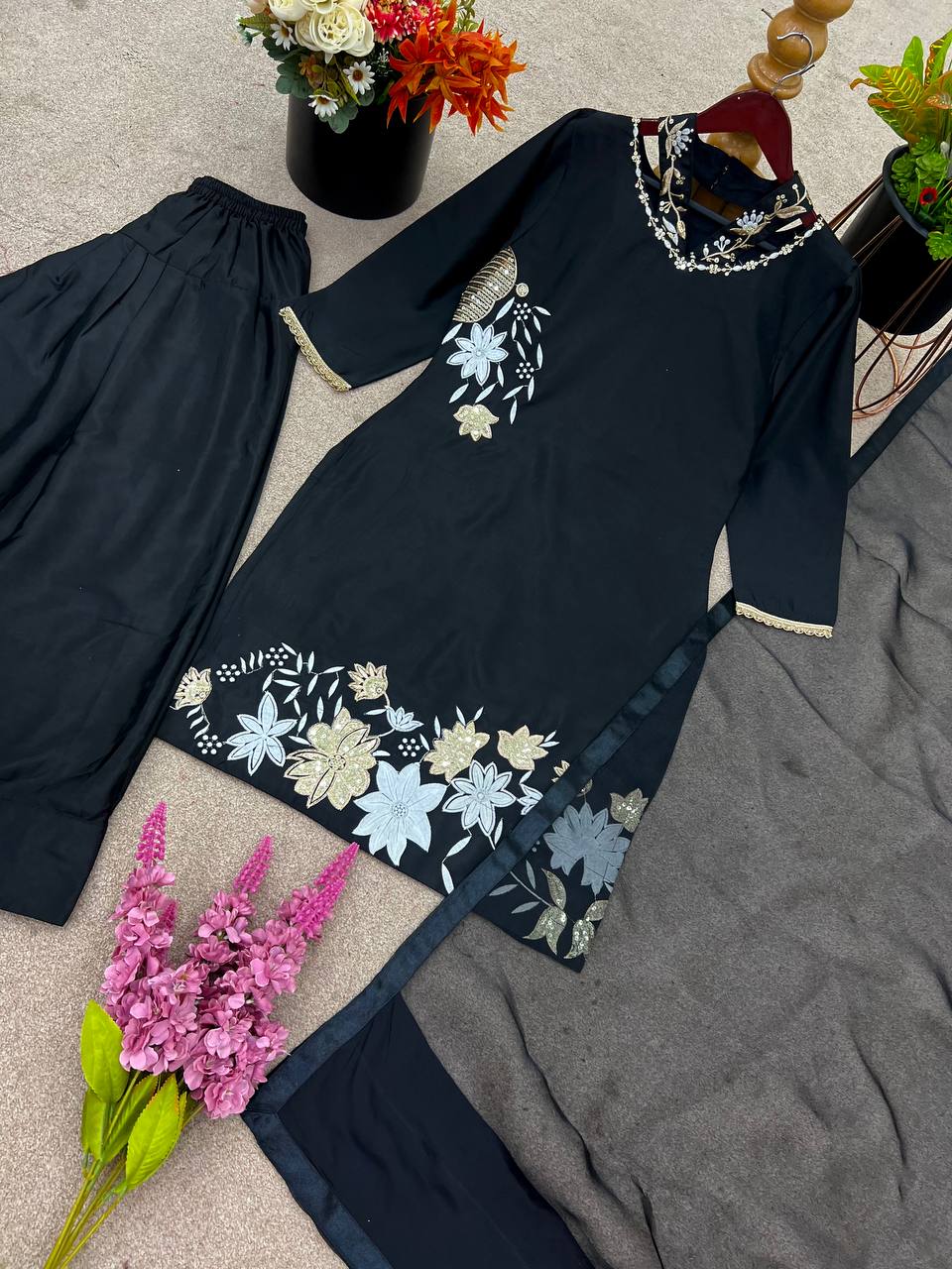 Zunaira – Your Summer Statement in Black