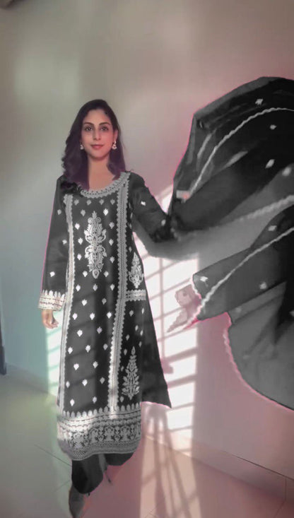 Elegant traditional outfit in timeless black contrast