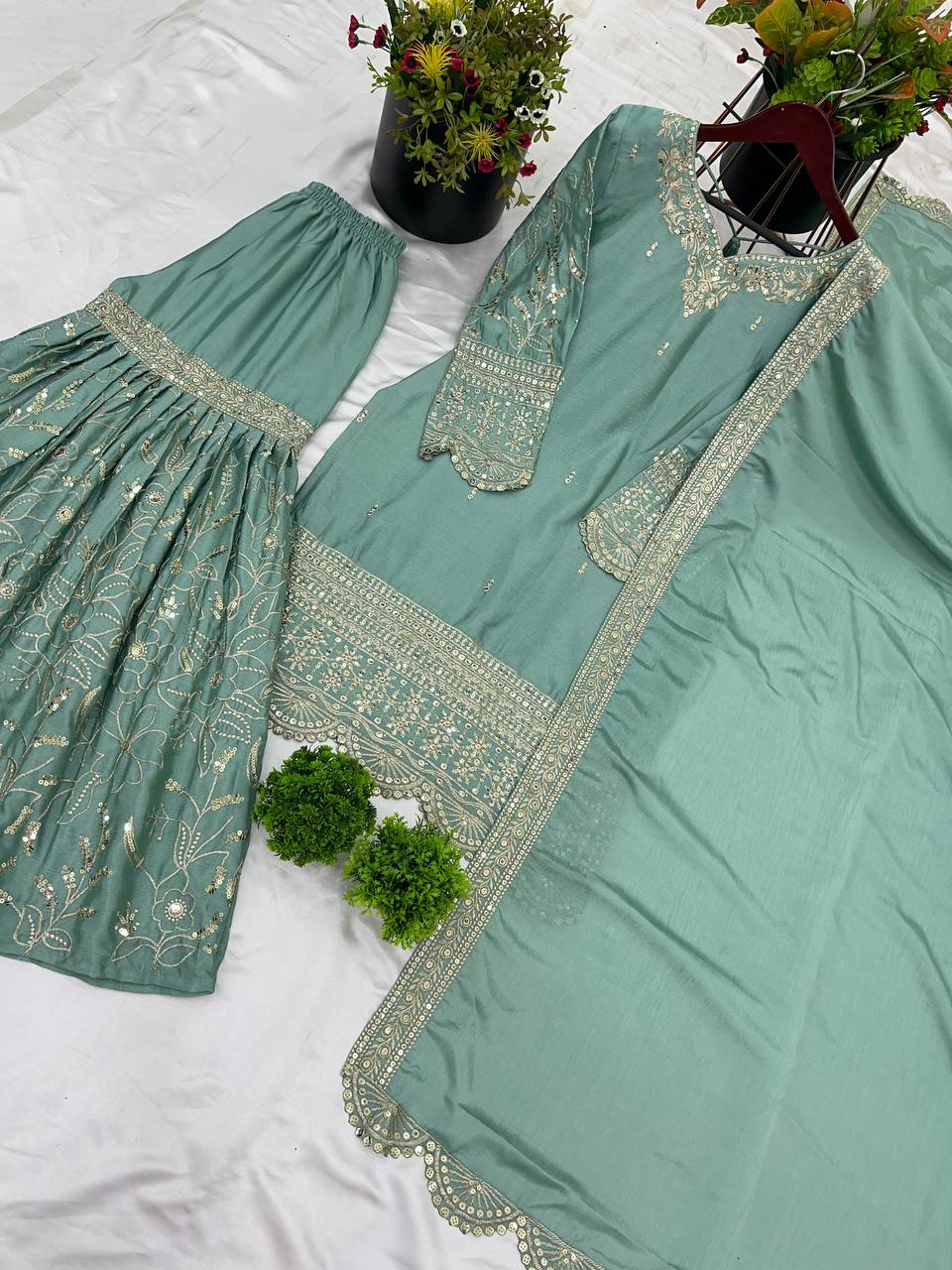 Chinon Embroidered Party Set