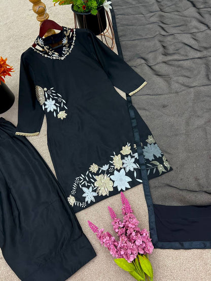 Zunaira – Your Summer Statement in Black